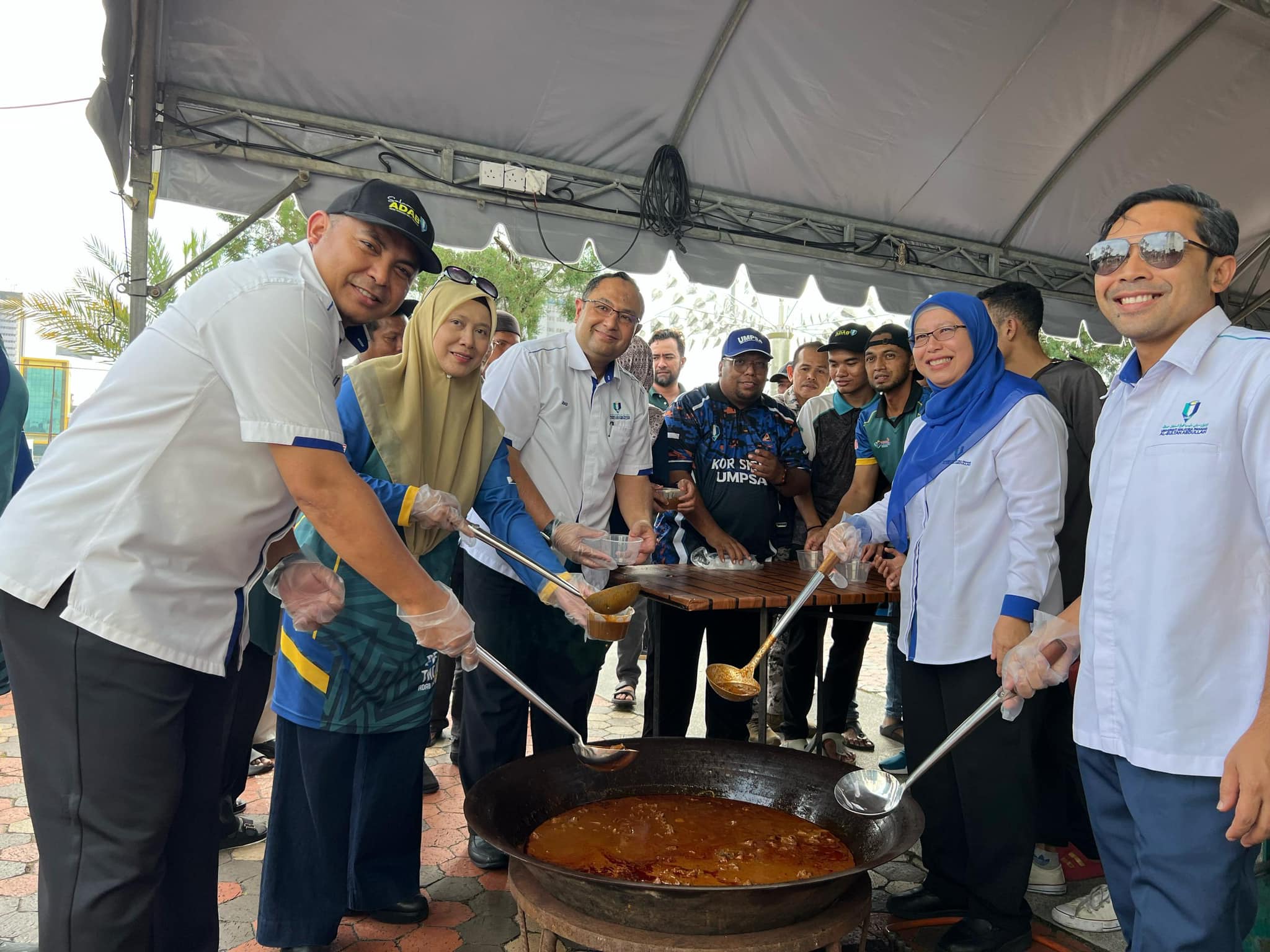 PROGRAM MEMASAK DAN EDARAN BUBUR LAMBUK DAN GULAI KAWAH UMPSA @ MASJID NEGERI